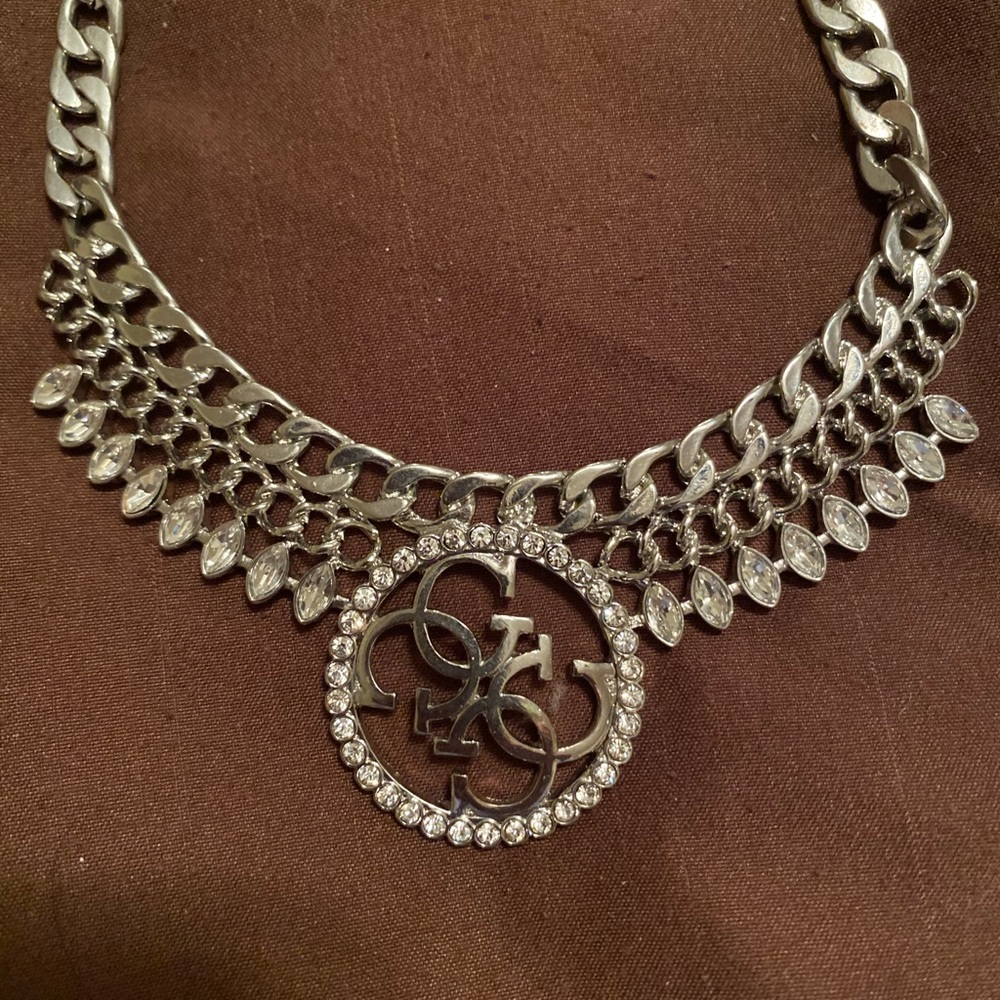 Guess set necklace n earrings